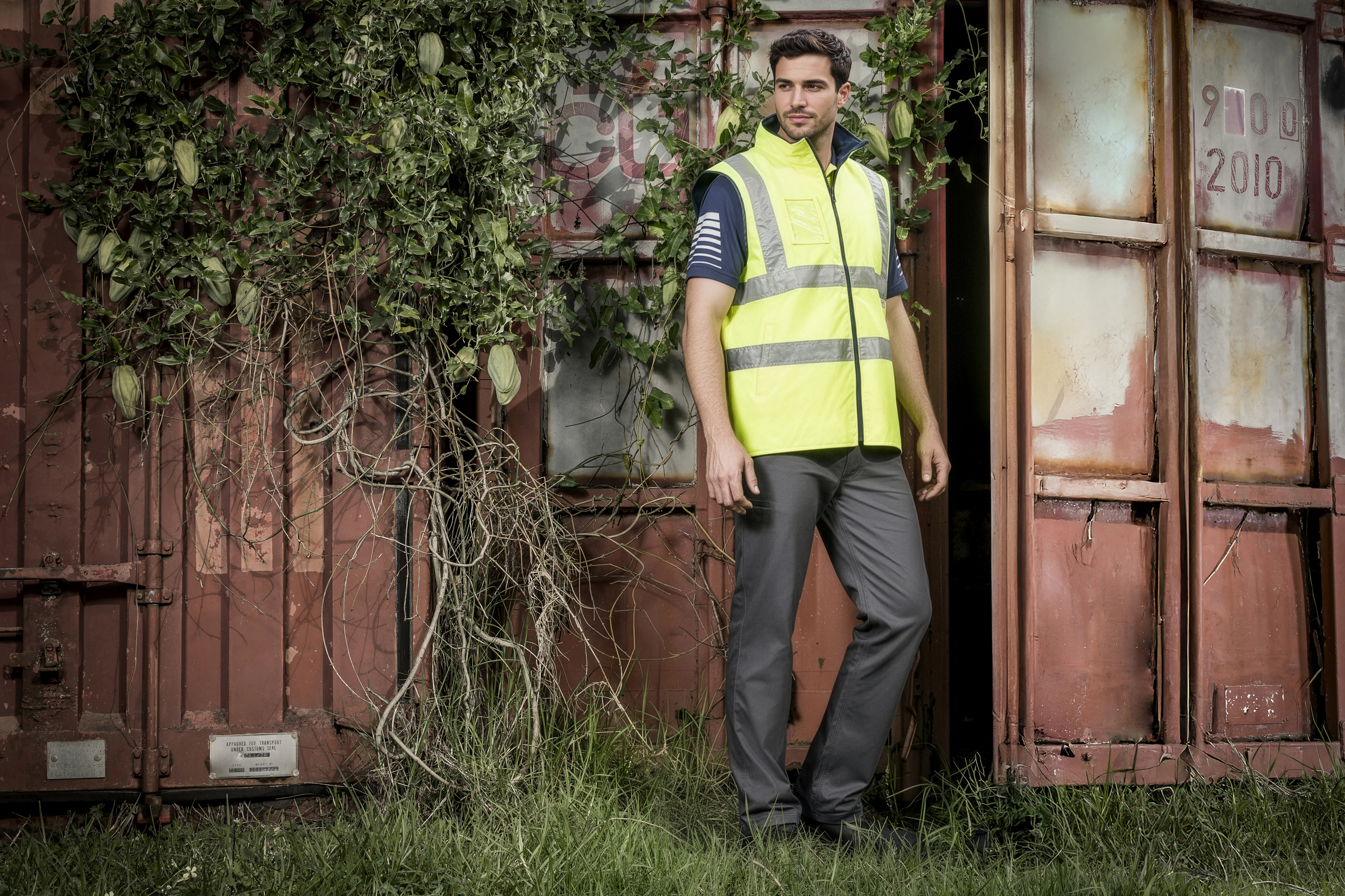 Syzmik Mens Hi Vis Lightweight Fleece Lined Vest