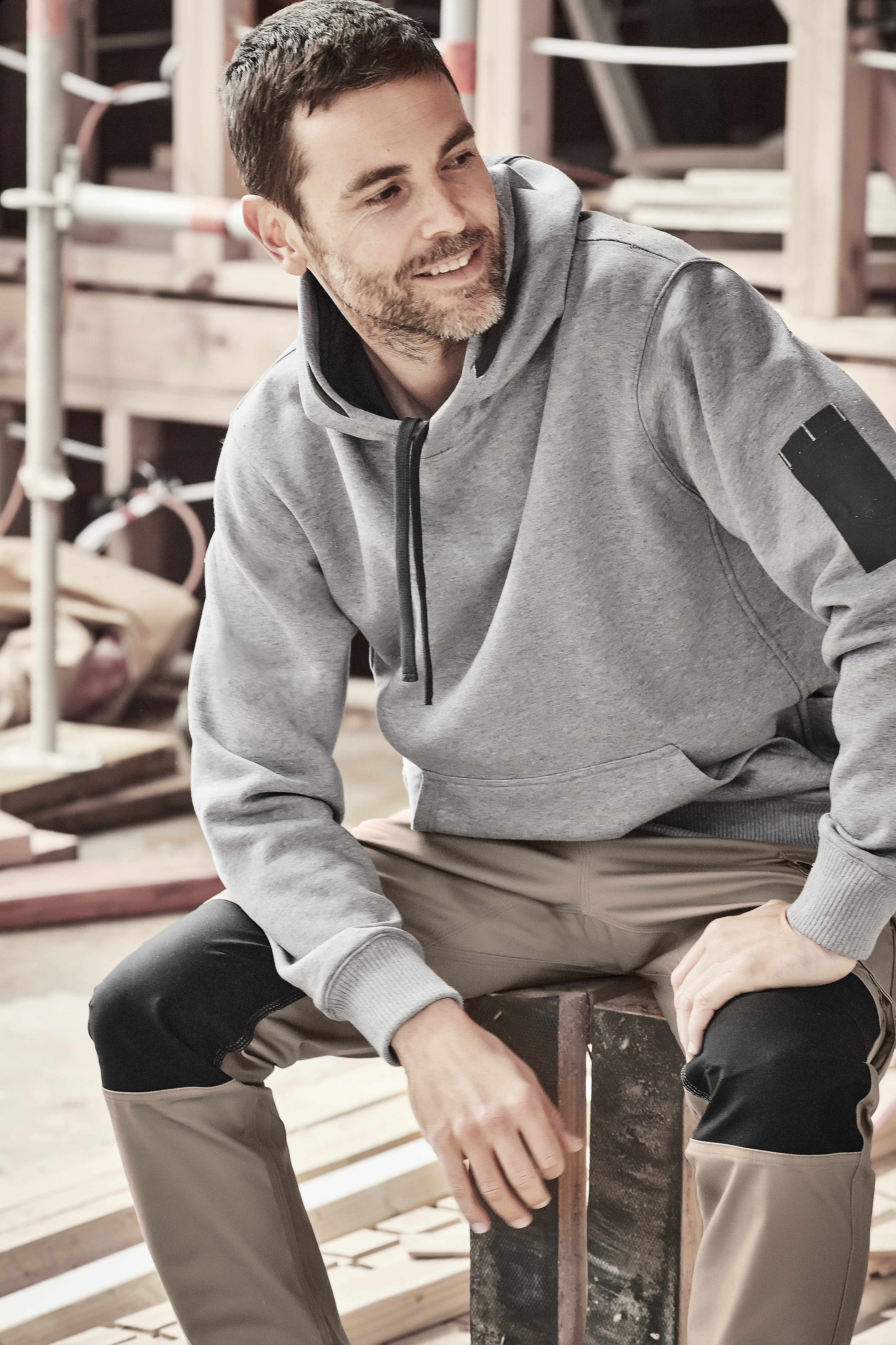 Syzmik Unisex Multi-pocket Hoodie
